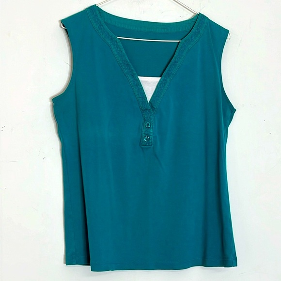Tops - 🌞 Teal sleeveless 2 in 1 top layered look white cami underneath women size L